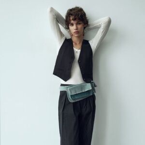 Zara Tailored Cropped Vest - Size Medium